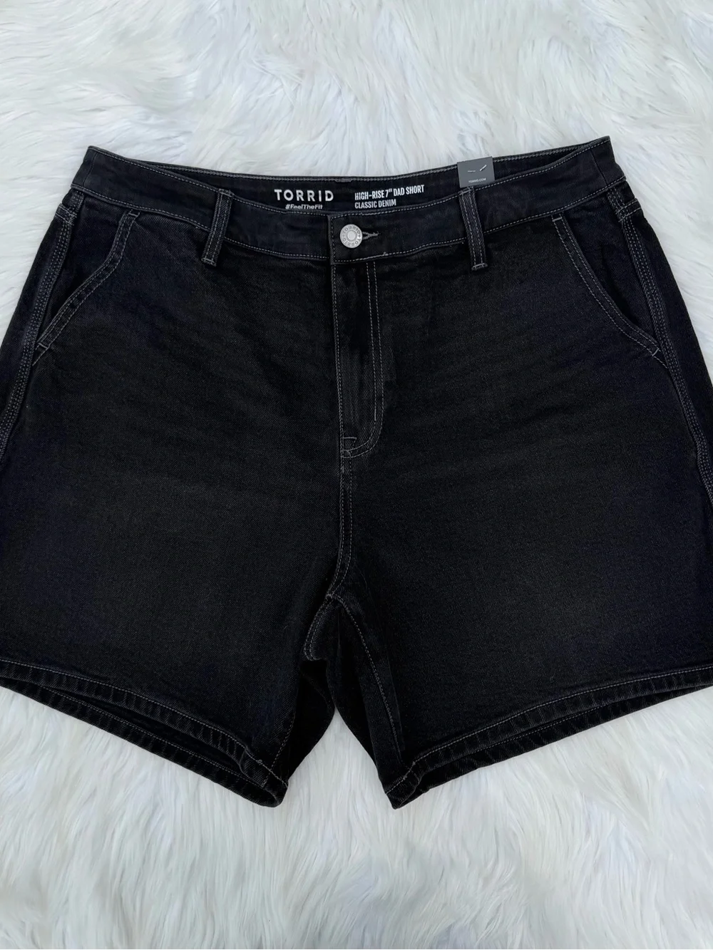 NWT Torrid 7' High-Rise Dad Short